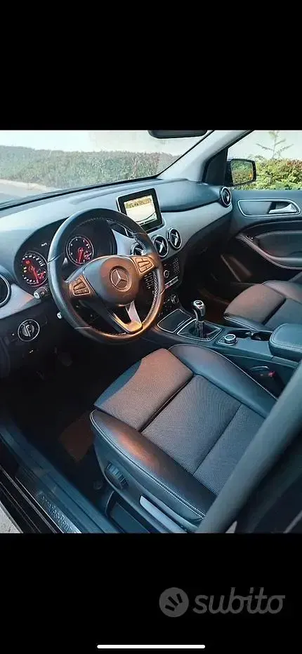 Usata Mercedes B200 136 CV (100 kW) 2017 Nero Utilitaria