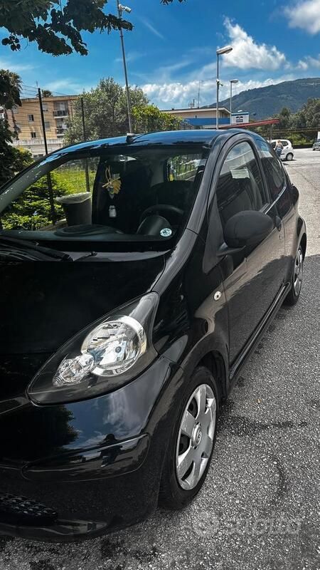 Usata Toyota Aygo 129 CV (94 kW) 2007 Nero Utilitaria
