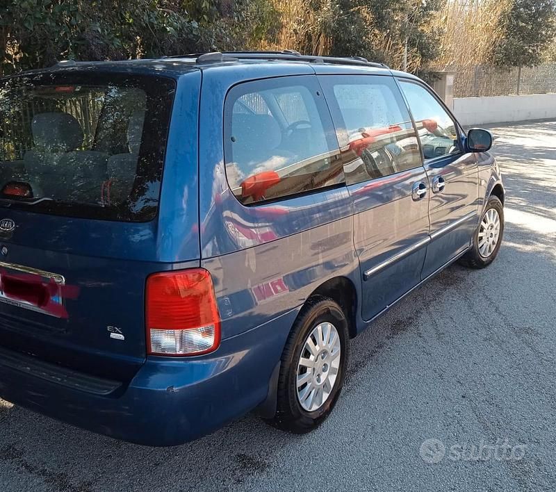 Usata Kia Carnival 145 CV (106 kW) 2002 Blu Monovolume