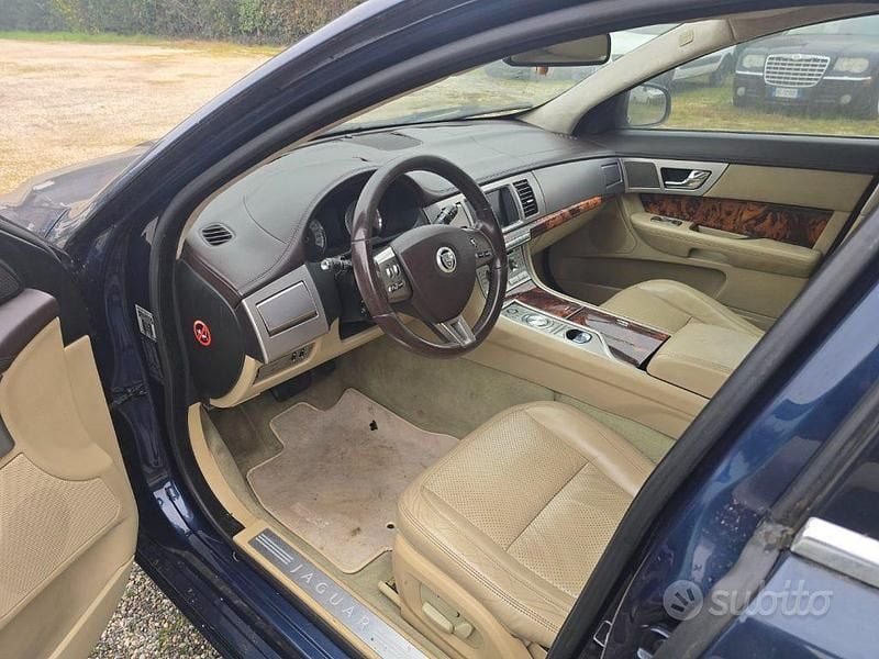 Usata Jaguar XF Premium Luxury 207 CV (152 kW) 2008 Grigio Berlina