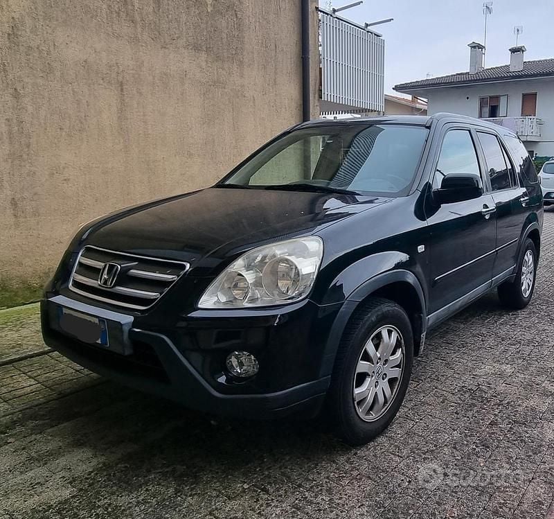 Nero Usata 2006 Honda CR-V SUV | 4000 € (Buon prezzo) - Immagine 1/4