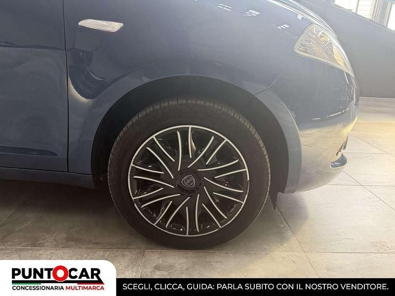 Usata Lancia Ypsilon Silver 69 CV (50 kW) 2023 Blu/azzurro Utilitaria