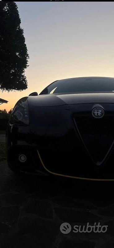 Usata Alfa Romeo Giulietta Exclusive 105 CV (77 kW) 2012 Nero Utilitaria