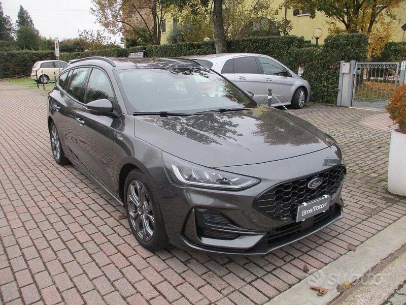 Usata Ford Focus ST-Line 125 CV (91 kW) 2023 Grigio scuro Station wagon