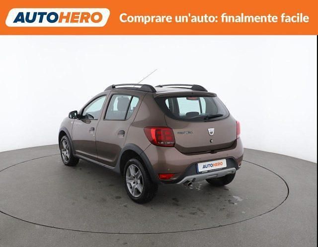 Usata Dacia Sandero Stepway 89 CV (65 kW) 2017 Marrone SUV