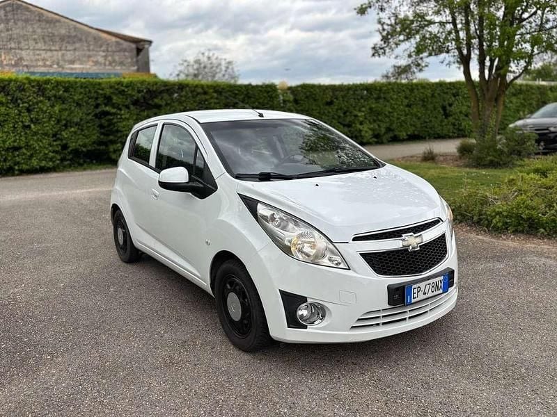 Begagnad Chevrolet Spark LS 68 HK (50 kW) 2012 Vit Halvkombi