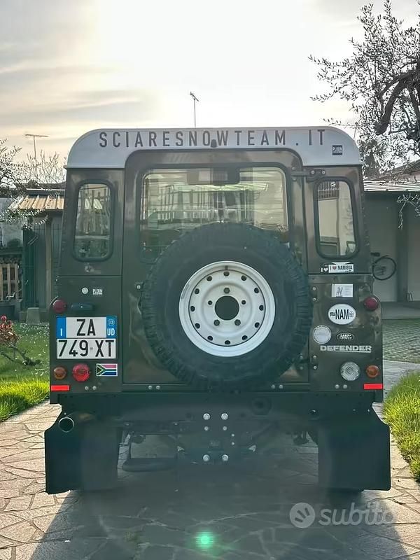 Usata Land Rover Defender 122 CV (89 kW) 2013 SUV