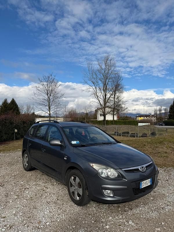 Usata Hyundai i30 Active 126 CV (92 kW) 2009 Grigio Berlina