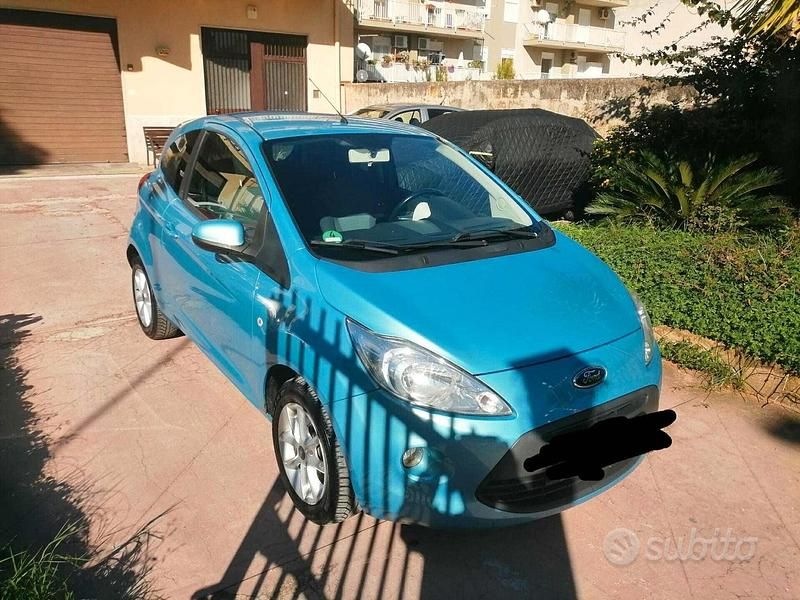 Blu Usata 2011 Ford Ka Titanium Tre volumi | 4990 € (Buon prezzo) - Immagine 1/4