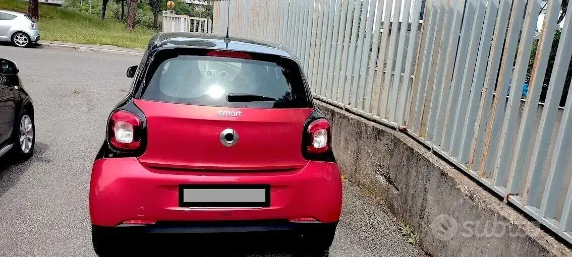 Usata Smart ForFour 71 CV (52 kW) 2016 Nero Utilitaria