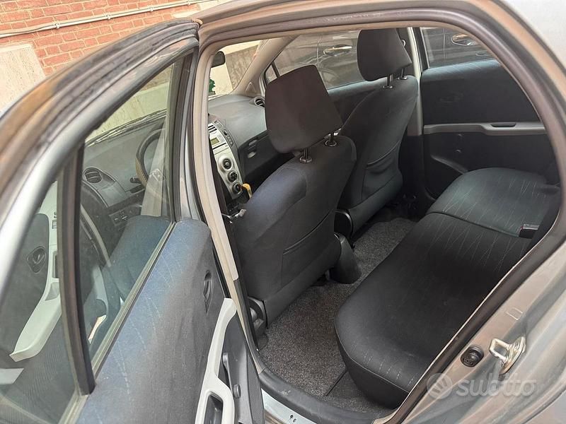 Usata Toyota Yaris 2008 Grigio Utilitaria
