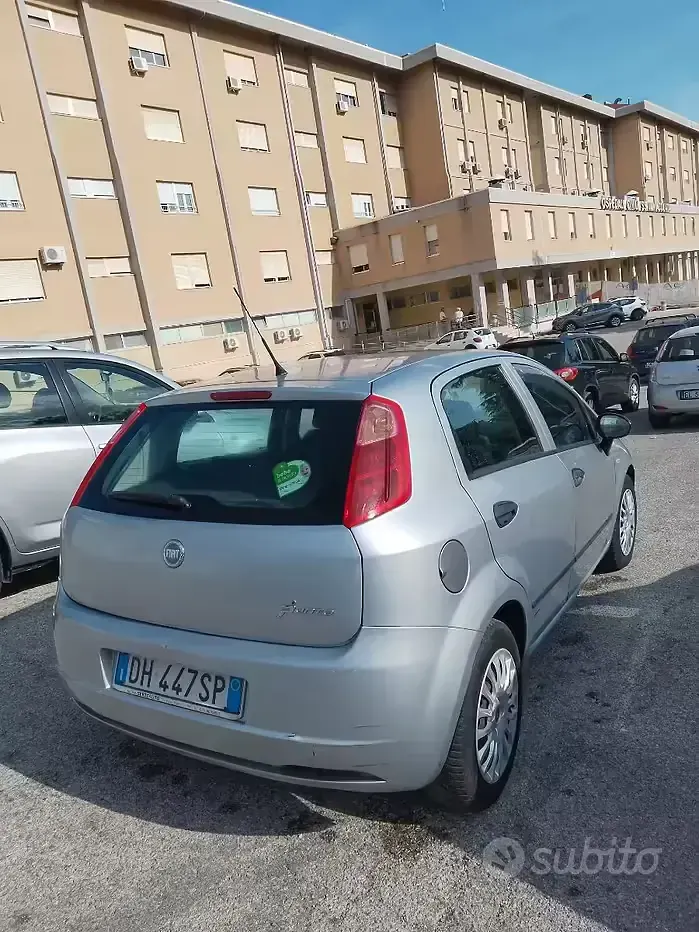 Usata Fiat Grande Punto 75 CV (55 kW) 2008 Grigio Utilitaria