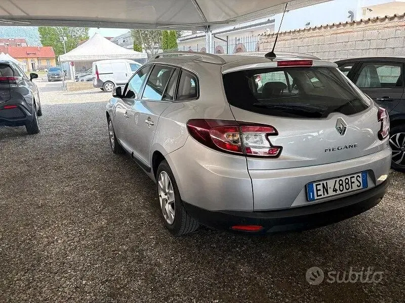 Usata Renault Mégane GrandTour 110 CV (80 kW) 2012 Argento Station wagon
