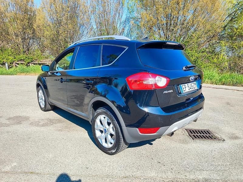 Usata Ford Kuga Titanium 140 CV (102 kW) 2013 Nero SUV