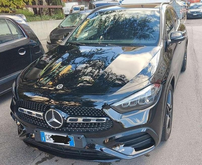 Usata Mercedes GLA200 AMG Line Premium Plus 163 CV (119 kW) 2023 Nero SUV