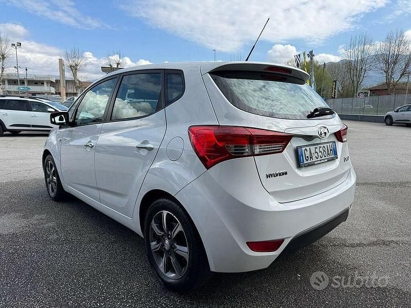 Usata Hyundai ix20 Comfort 123 CV (90 kW) 2019 Bianco Utilitaria