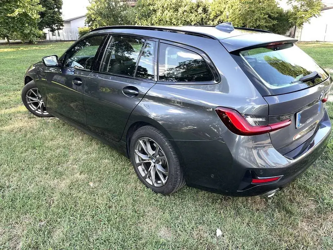 Usata BMW 320 Advantage 190 CV (139 kW) 2020 Grigio Station wagon