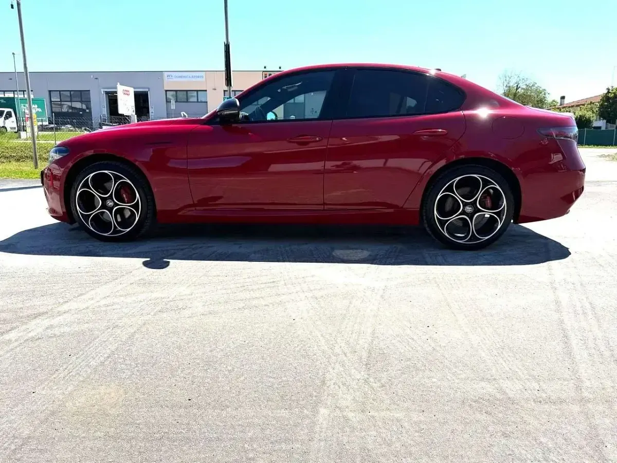 Usata Alfa Romeo Giulia Competizione 280 CV (205 kW) 2023 Rosso alfa Berlina
