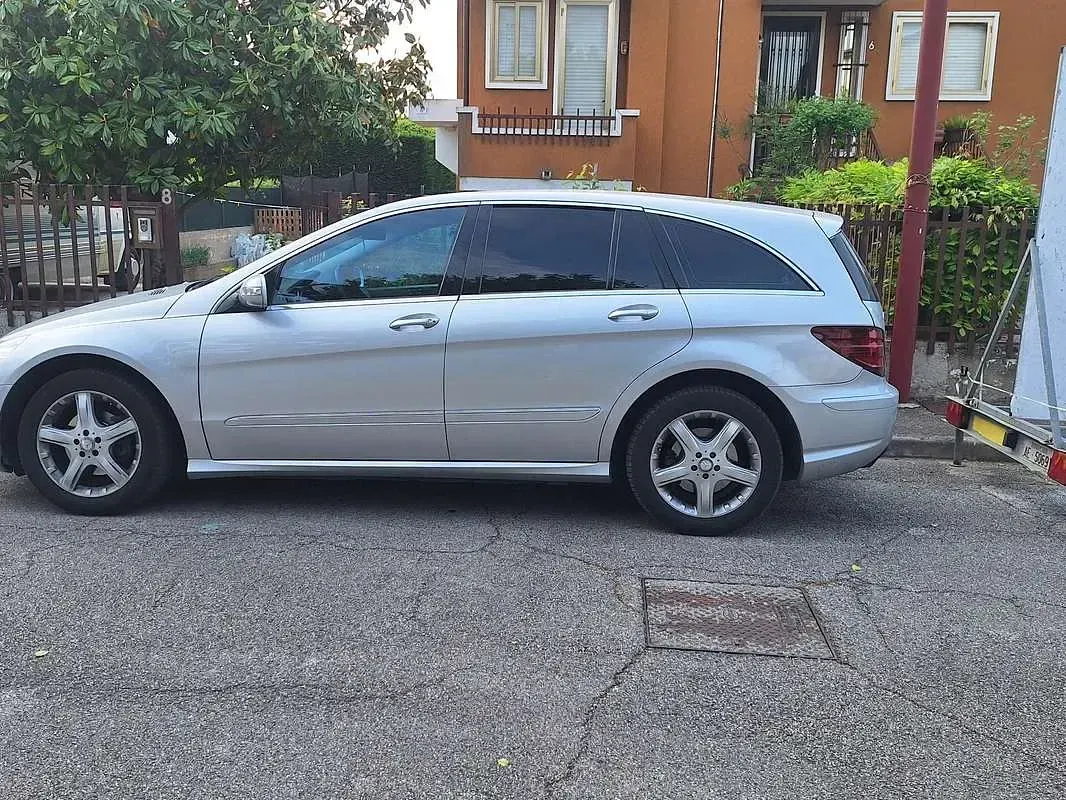 Usata Mercedes R320 224 CV (164 kW) 2007 Station wagon