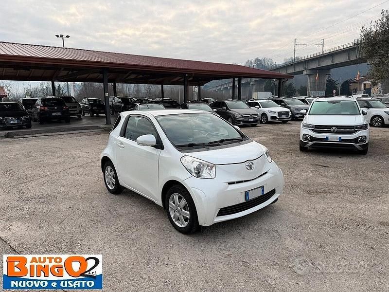 Second-hand Toyota iQ 68 CP (50 kW) 2009 Alb Hatchback