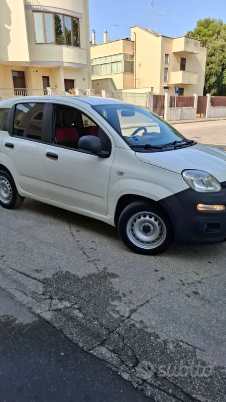 Bianco Usata 2019 Fiat Panda Utilitaria | 4590 € (Super prezzo) - Immagine 1/4