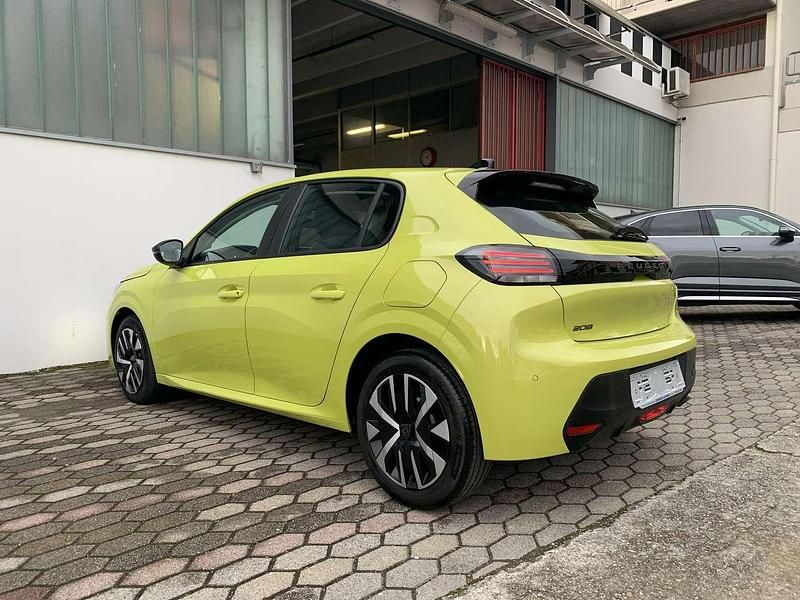 Usata Peugeot 208 Active 101 CV (74 kW) 2024 Giallo agueda Utilitaria