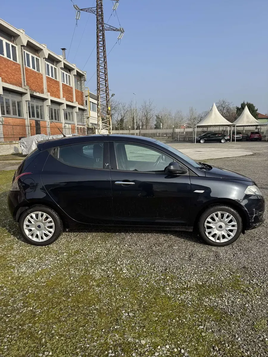 Usata Lancia Ypsilon Gold 86 CV (63 kW) 2011 Other Utilitaria