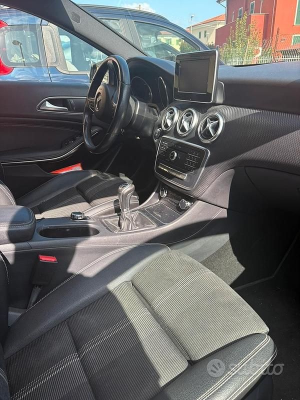 Usata Mercedes A180 109 CV (80 kW) 2017 Nero Utilitaria