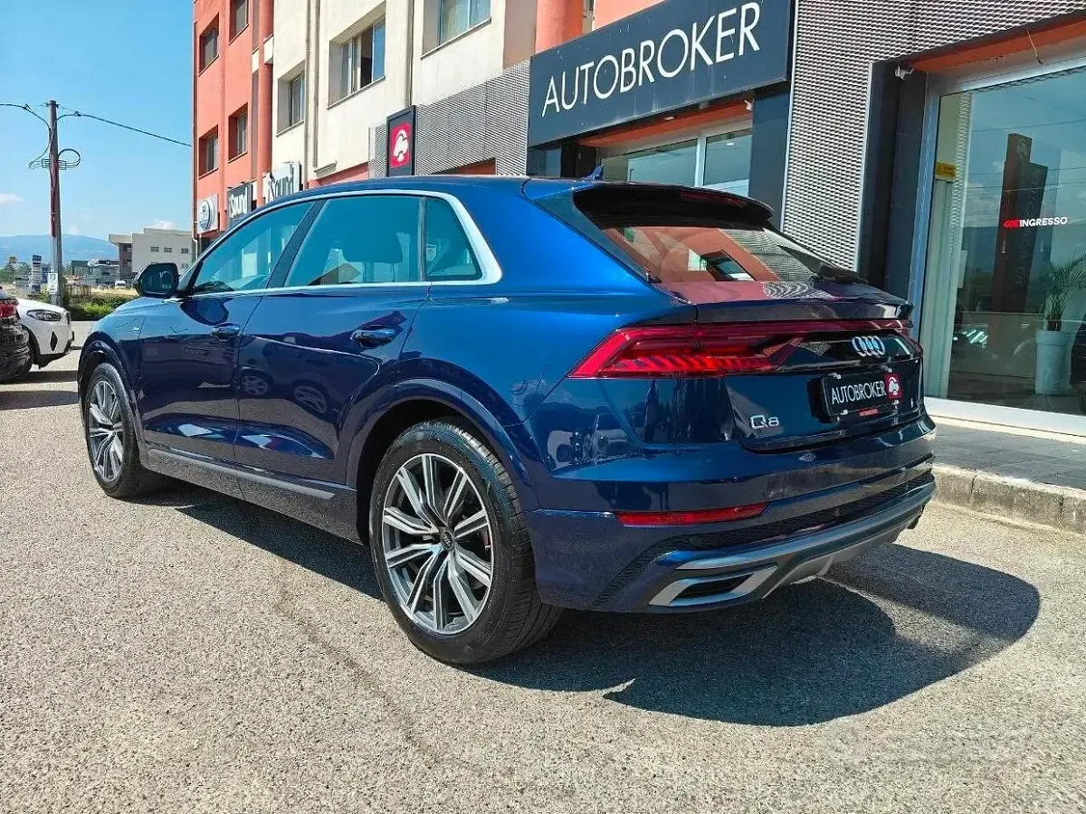 Usata Audi Q8 Sport 286 CV (210 kW) 2023 Blu/azzurro SUV