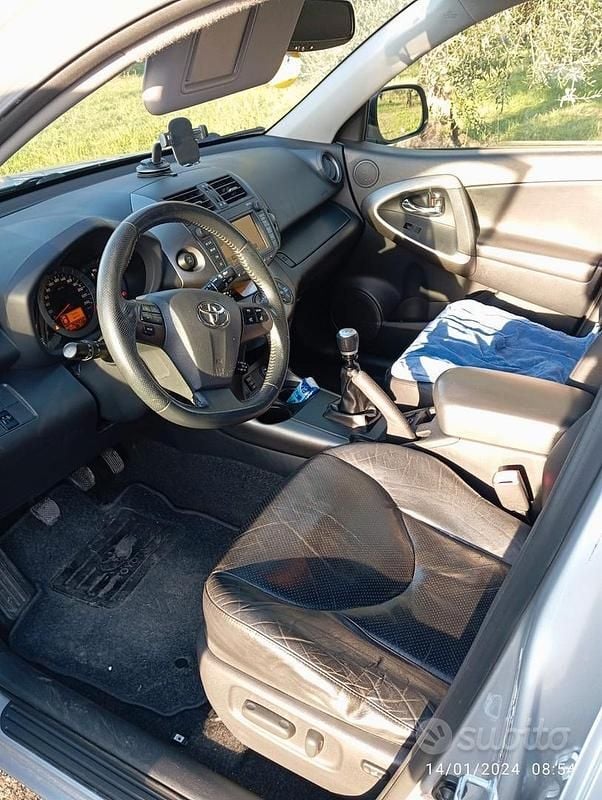Usata Toyota RAV4 150 CV (110 kW) 2011 Grigio SUV