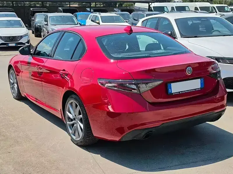 Usata Alfa Romeo Giulia Ti 160 CV (117 kW) 2023 Rosso Berlina