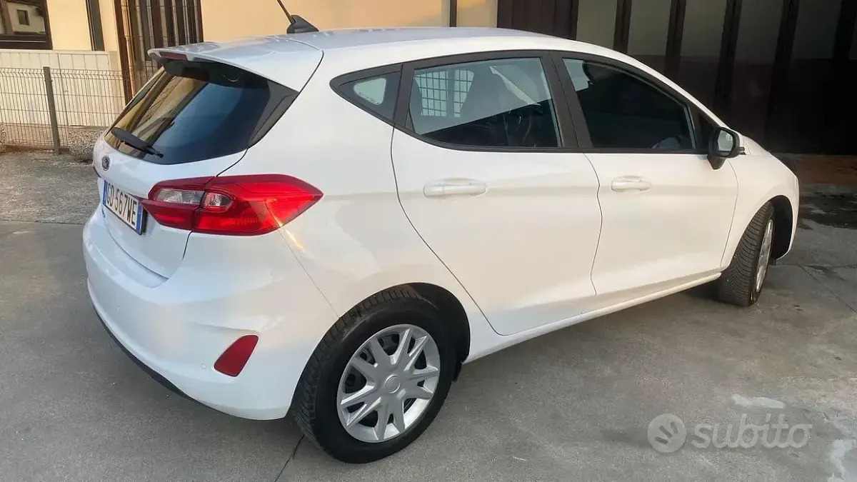 Usata Ford Fiesta 86 CV (63 kW) 2021 Bianco Utilitaria