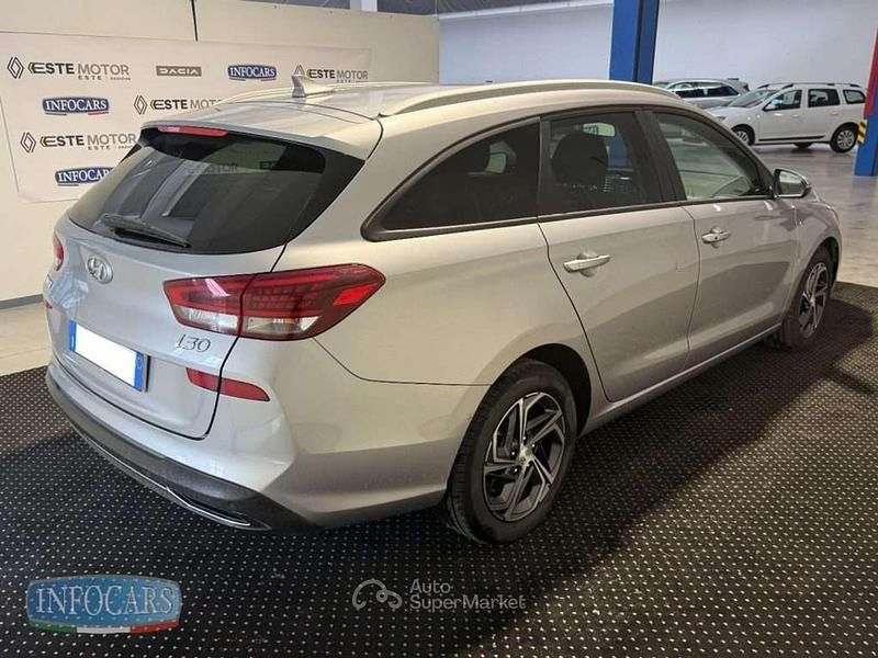 Usata Hyundai i30 Prime 120 CV (88 kW) 2023 Argento metallizzato Station wagon