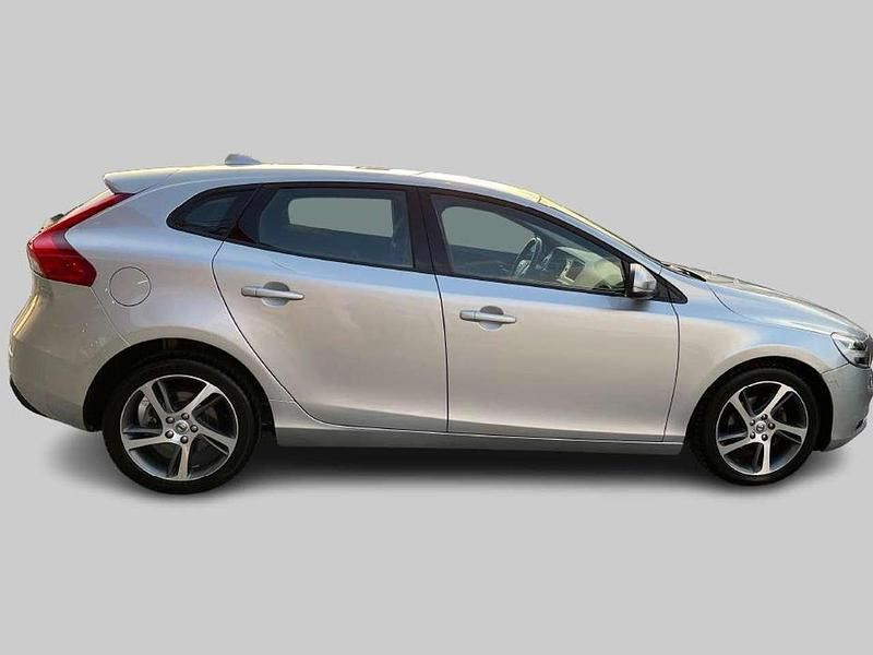 Usata Volvo V40 Business Edition 120 CV (88 kW) 2017 Grigio Berlina