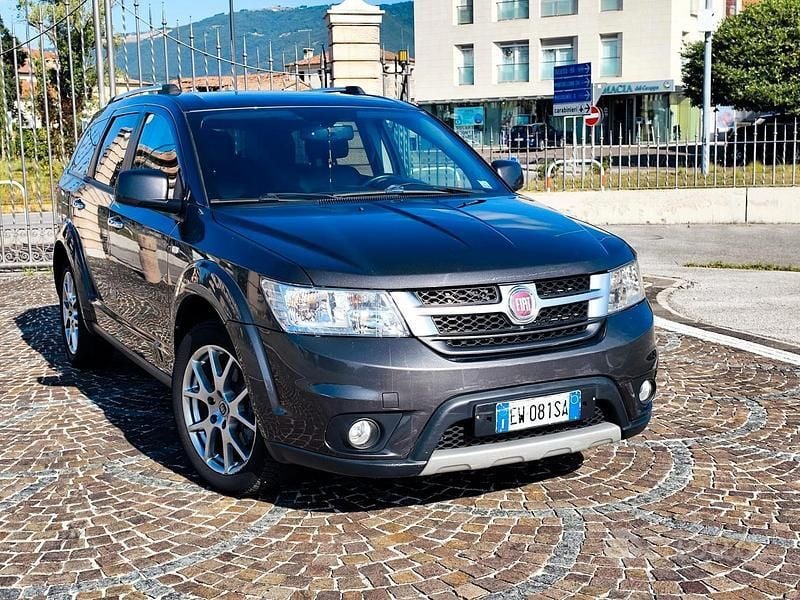 Blu Usata 2014 Fiat Freemont Black Code SUV | 8199 € (Buon prezzo) - Immagine 1/4