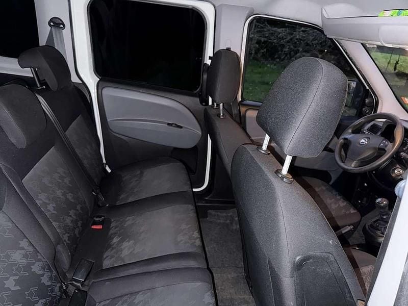 Usata Opel Combo 109 CV (80 kW) 2012 Monovolume