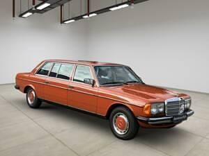 Usata Mercedes 250 129 CV (94 kW) 1978 Arancione Berlina
