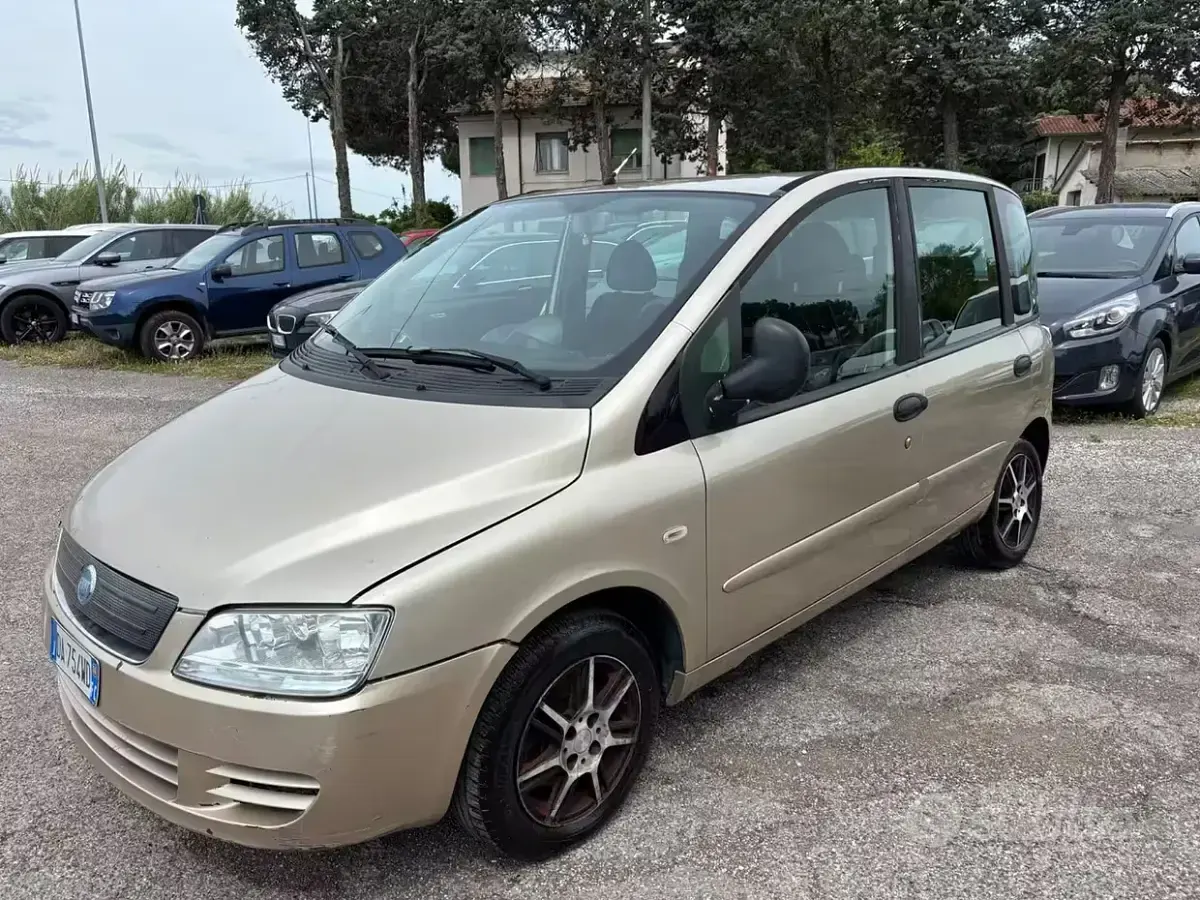Usata Fiat Multipla Emotion 103 CV (75 kW) 2006 Beige Monovolume