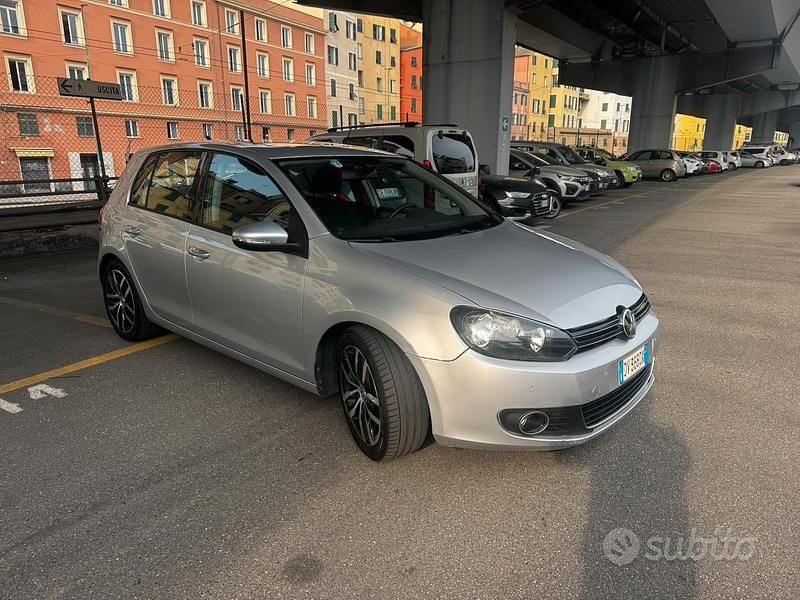 Usata VW Golf VI Highline 110 CV (80 kW) 2009 Grigio Utilitaria