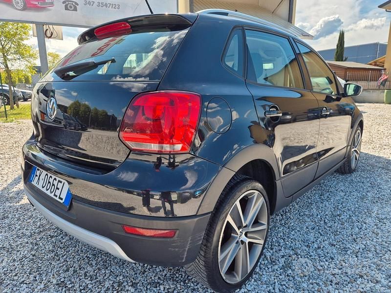 Usata VW Polo Cross 90 CV (66 kW) 2011 Nero Utilitaria