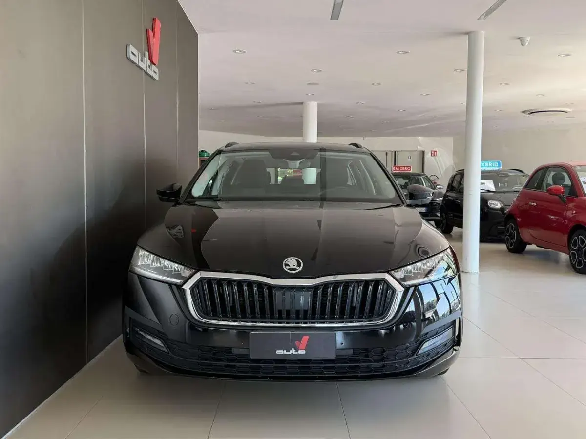 Usata Skoda Octavia Executive 150 CV (110 kW) 2022 Nero Station wagon