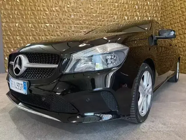 Usata Mercedes A160 90 CV (66 kW) 2016 Nero Utilitaria