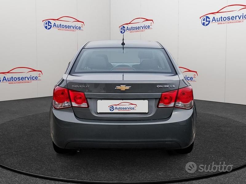 Usata Chevrolet Cruze LS 124 CV (91 kW) 2011 Grigio Berlina