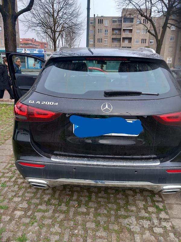 Usata Mercedes GLA200 136 CV (100 kW) 2022 Nero SUV