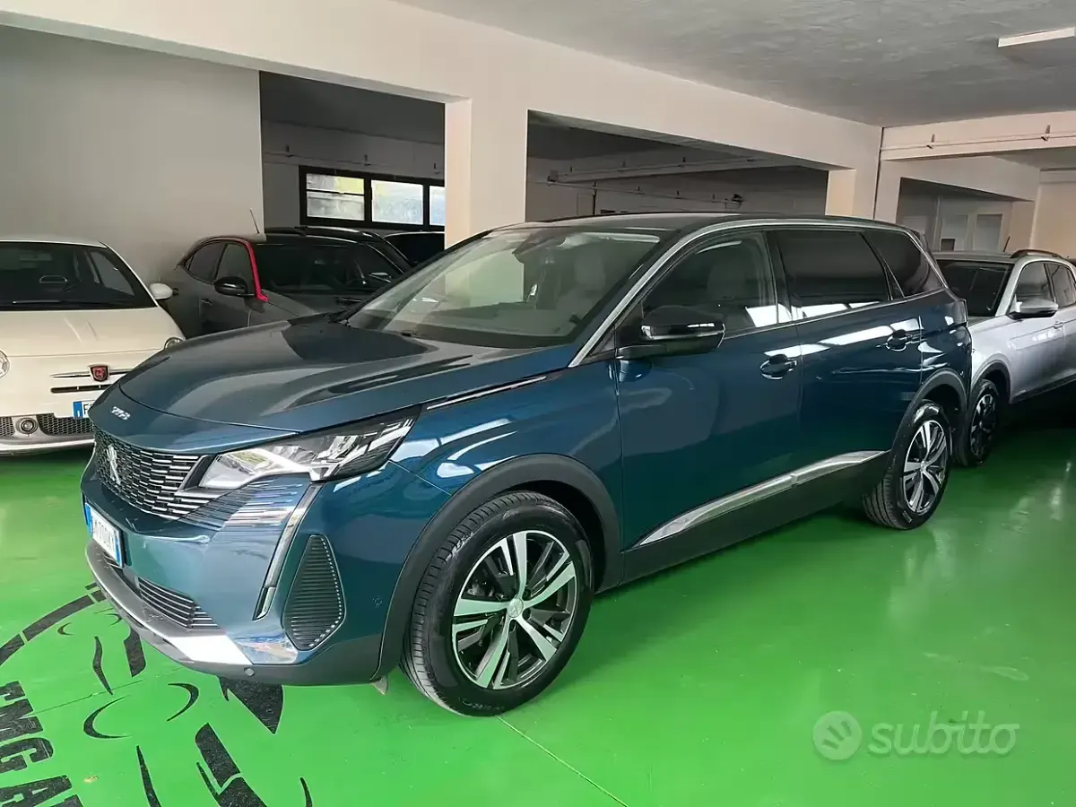 Usata Peugeot 5008 Allure 131 CV (96 kW) 2022 Blu SUV