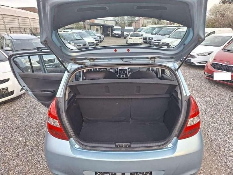 Usata Hyundai i20 Comfort 75 CV (55 kW) 2009 Blu/azzurro Utilitaria