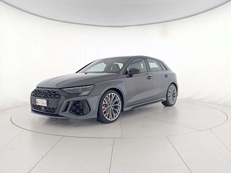 Grigio daytona perlato Usata 2022 Audi RS3 Sportback Ambiente Due volumi | 48.900 € (Ottimo prezzo) - Immagine 1/4