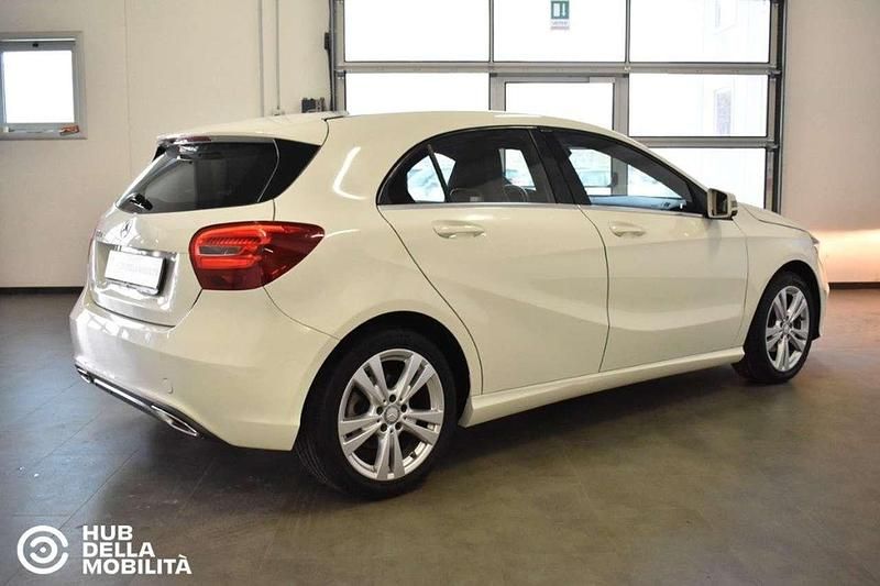 Usata Mercedes A180 109 CV (80 kW) 2016 Bianco Berlina