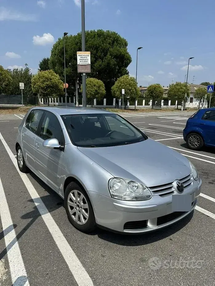 Usata VW Golf V 102 CV (75 kW) 2007 Berlina