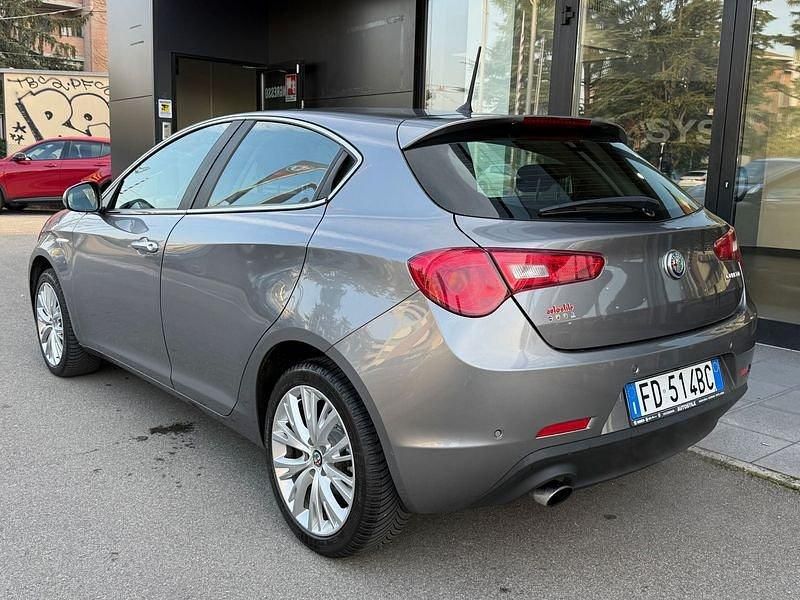 Usata Alfa Romeo Giulietta Super 120 CV (88 kW) 2016 Grigio Utilitaria